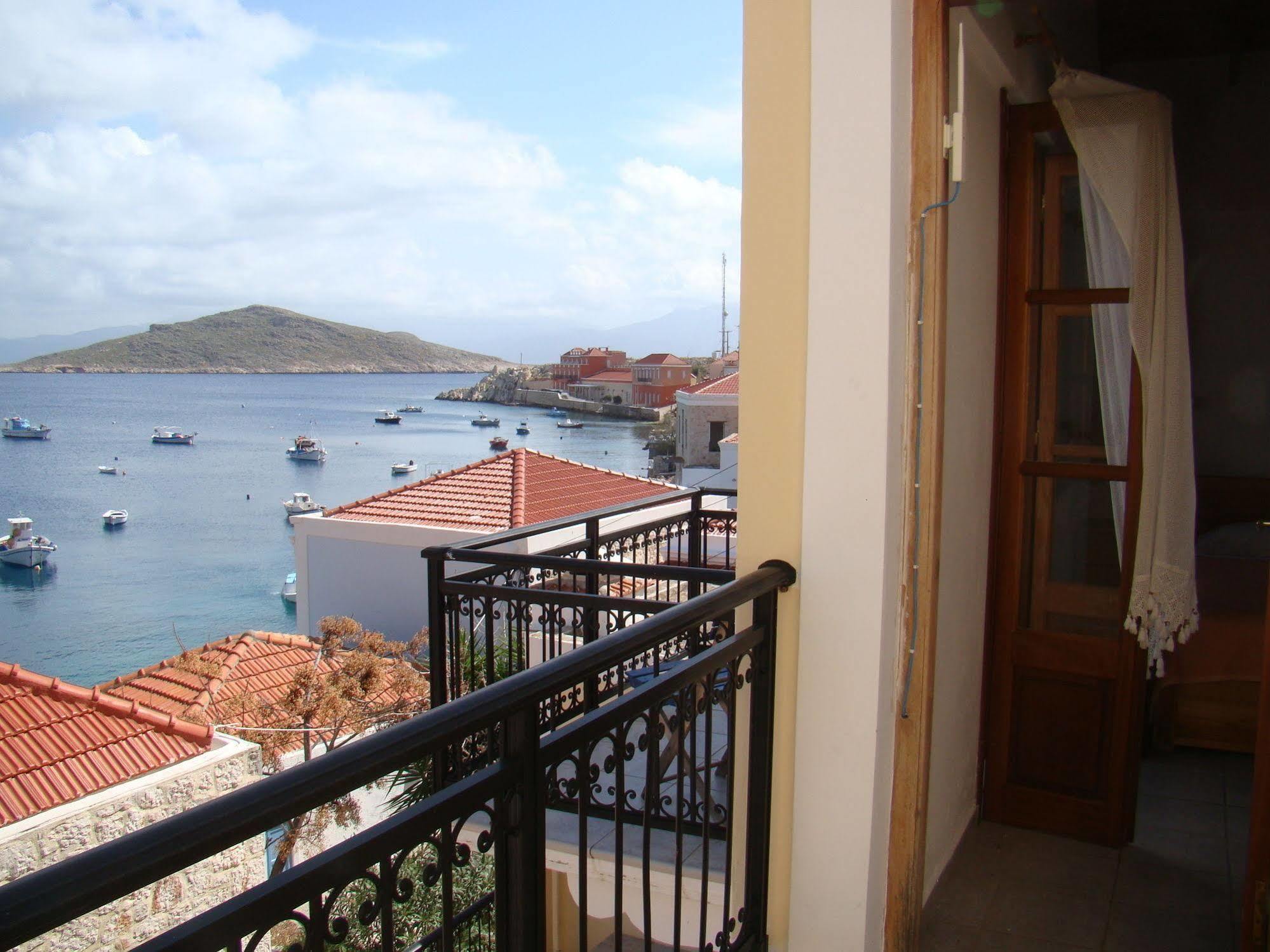 Готель Halki Sea House Екстер'єр фото