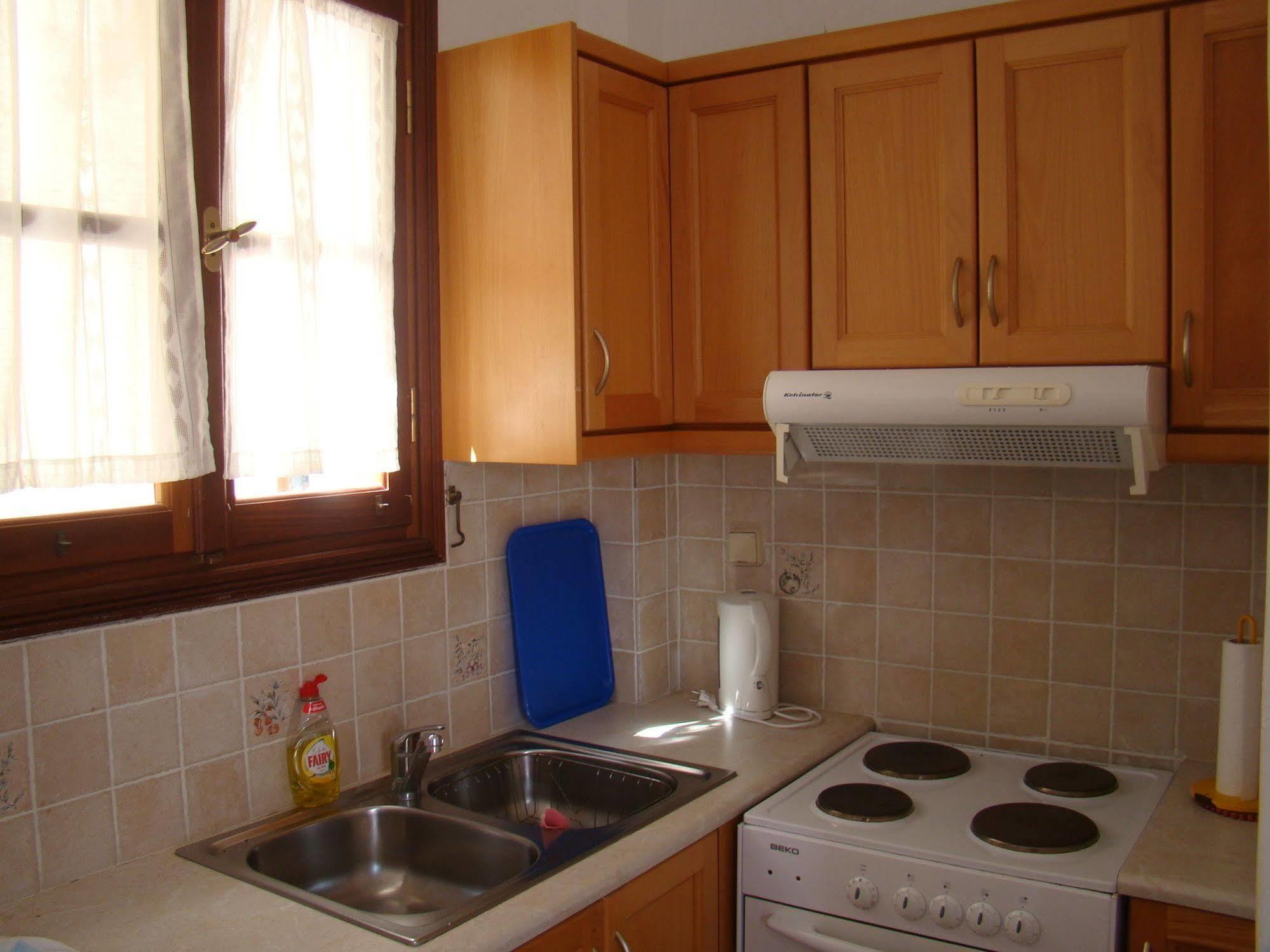 Готель Halki Sea House Екстер'єр фото